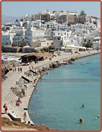 Paysage des maisons et de la mer grecque