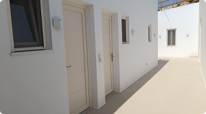 portes d'entrée des chambres Thalassa et Gaïa (indépendantes)